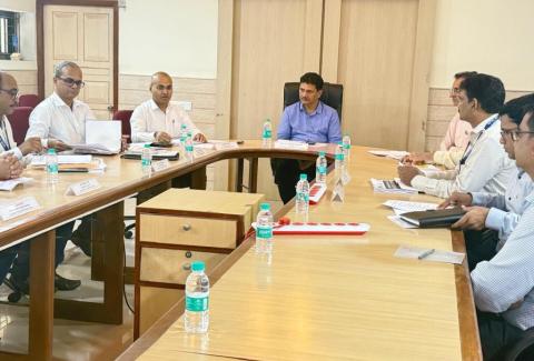 Hon'ble Minister, Public Health and Family Welfare reviews the work of Maharashtra State AIDS Control Society.