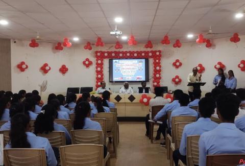 आंतरराष्ट्रीय युवा दिना निमित्त महाराष्ट्रातील सर्व महाविद्यालयातील  रेड रिबन क्लब च्या विधार्थ्यांकरिता  एचआयव्ही /एड्स विषयक जनजागृती  कार्यक्रमाचे आयोजन करण्यात आले .