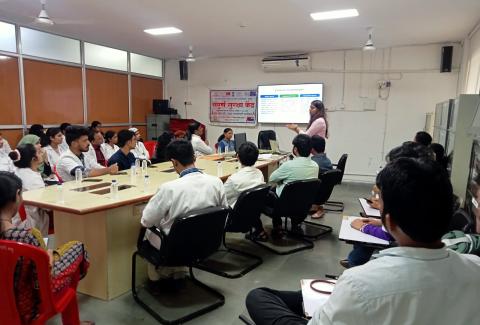 Smpurna Suraksha kendra HIV/AIDS awareness program was held at Vashi NMMC Hospital.