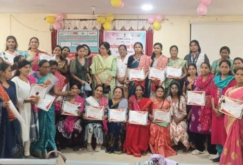On the occasion of International Women's Day, women working under Maharashtra State AIDS Control Organization were honored in Akola. Honorable District Surgeon and Honorable Deputy Director of Health Services were present on this occasion.
