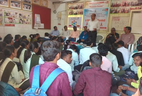 A field visit was organized for the students of the Red Ribbon Club at Swami Ramanand Tirtha College of Arts and Commerce, Yogeshwari College and Venutai Chavan Women's College, Beed., A field visit was organized for the students of the Red Ribbon Club at Swami Ramanand Tirtha College of Arts and Commerce, Yogeshwari College and Venutai Chavan Women's College, Beed.